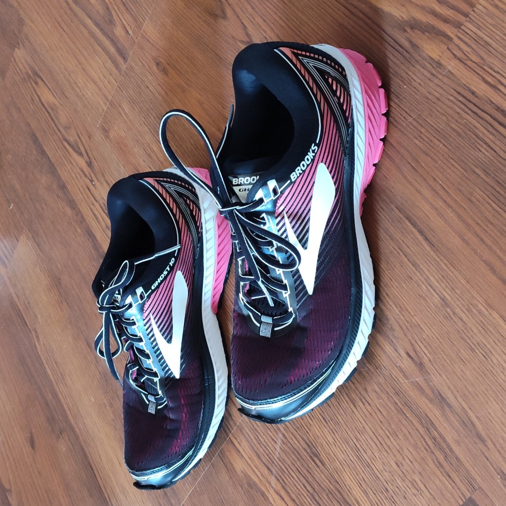 Brooks Women's Ghost 10 Athletic Shoes, Size 11.5